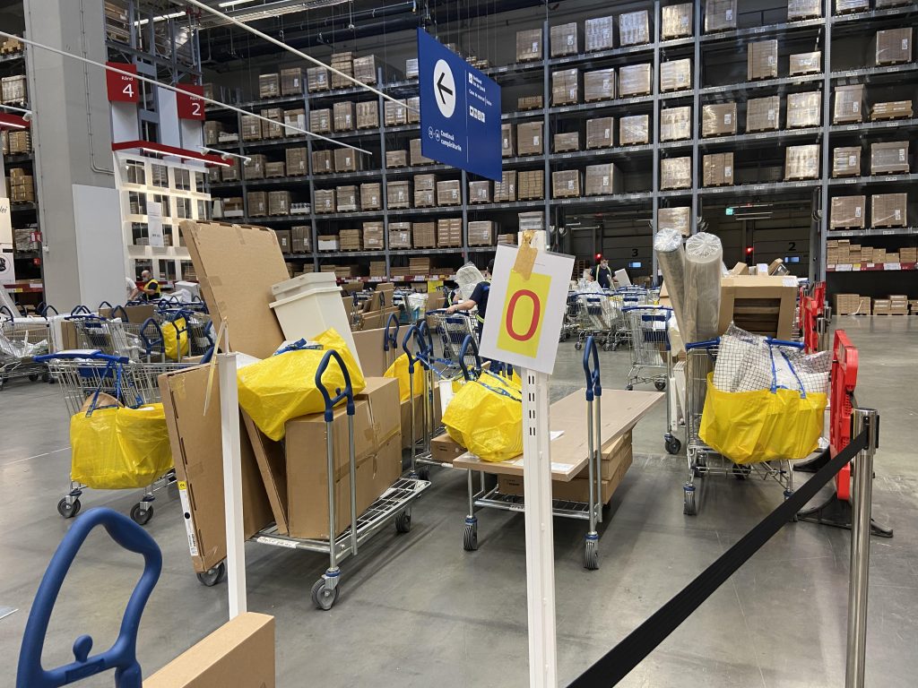 Comerțul online de mobilă, Cum arată depozitul IKEA la o săptămână de la redeschidere și cum funcționează comerțul online de mobilă